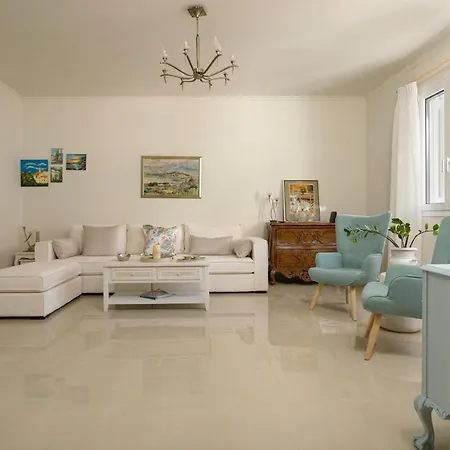 Athenais Two Storey House 아파트
