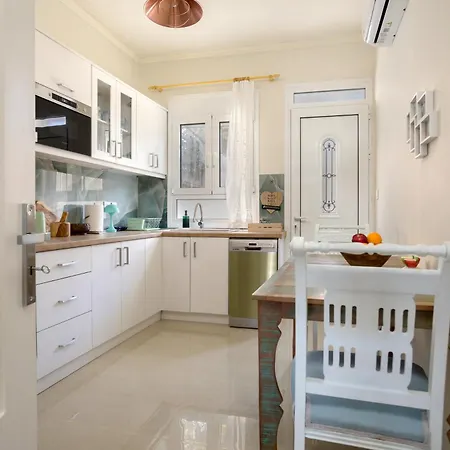Athenais Two Storey House Апартаменты