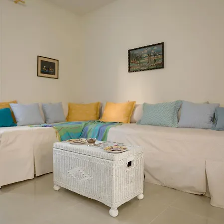 Athenais Two Storey House Апартаменты