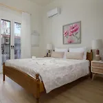 Apartament Athenais Two Storey House