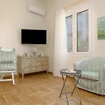 Athenais Two Storey House Apartman *
